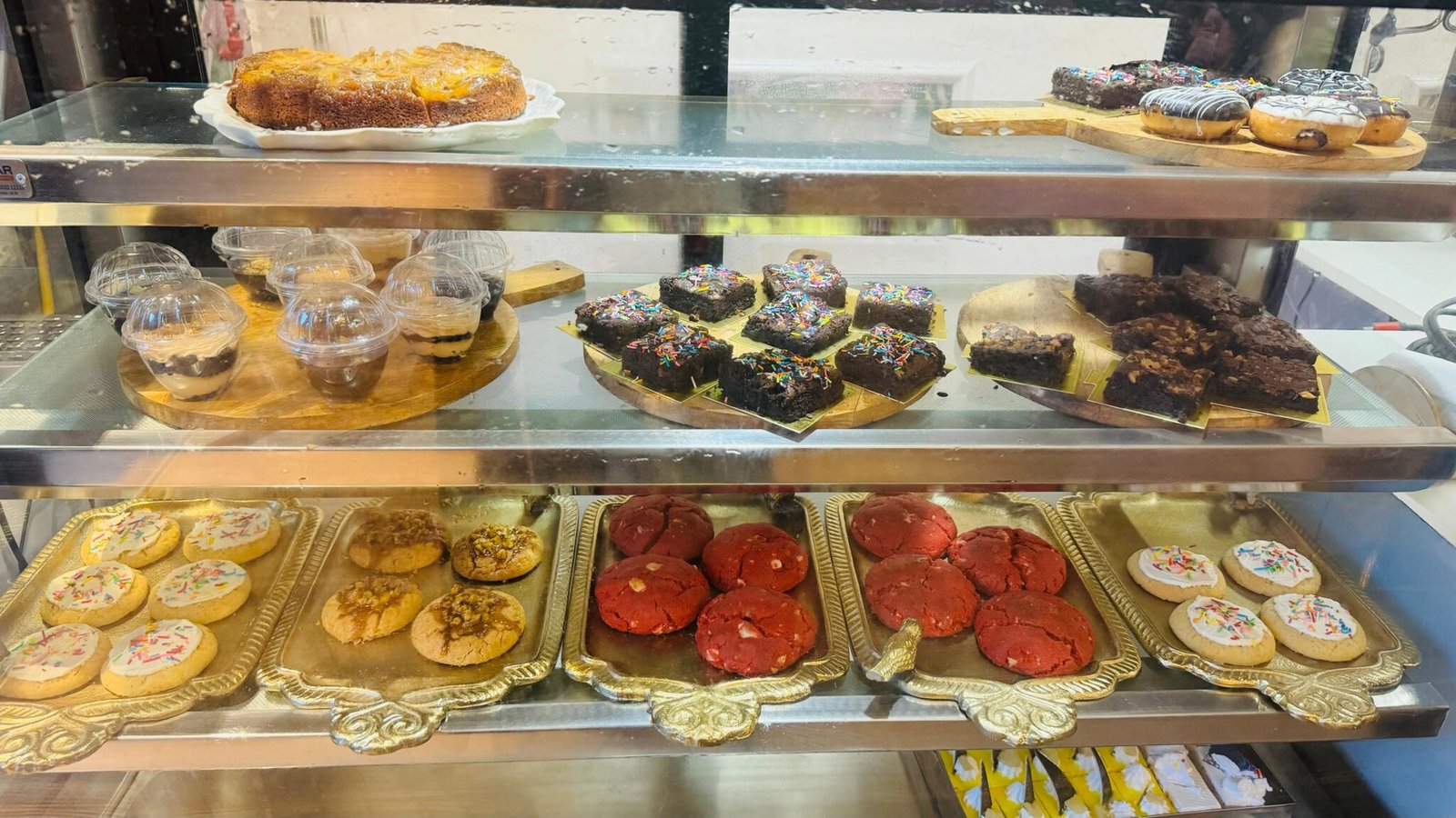 Best Cafe in Lucknow | The Giant Cookie